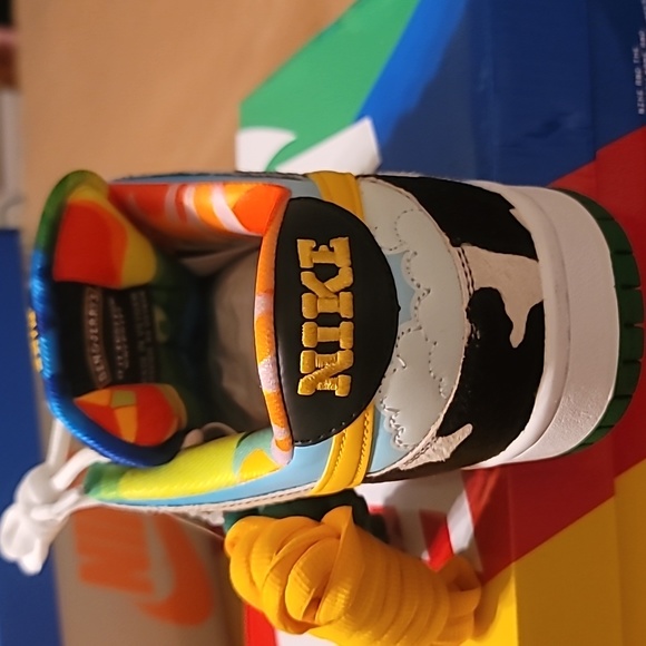 Nike Ben & Jerry's Dunks - Picture 3 of 4